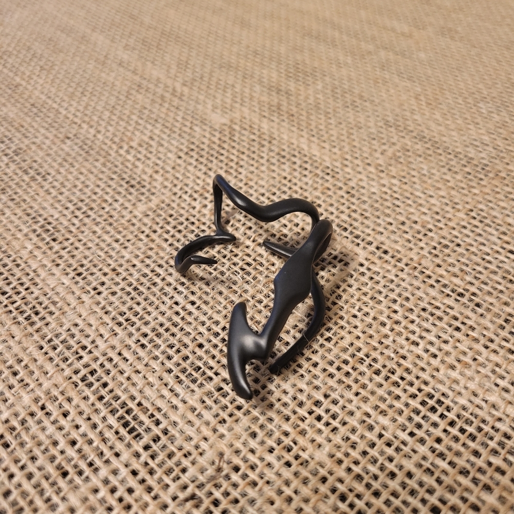 Vitaly Design Cobra Earcuff in Matte Black Size S